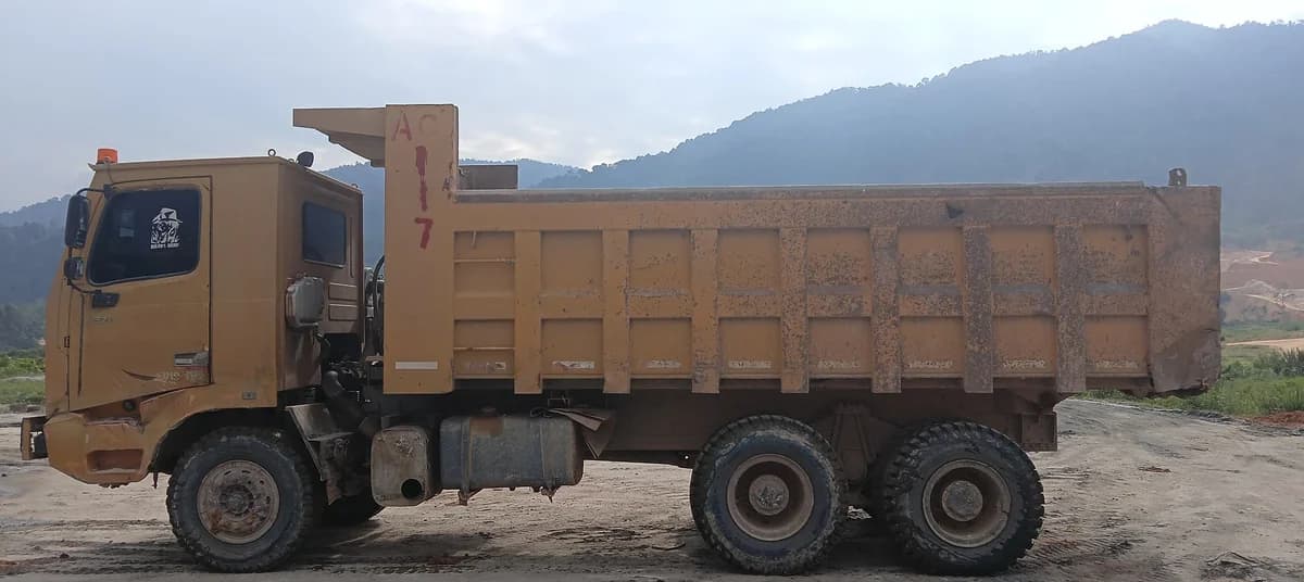 SINOTRUK | Dump Truck | ZZ3259N384PB3 | 2017 | Used | AC117 - Thumbnail 7