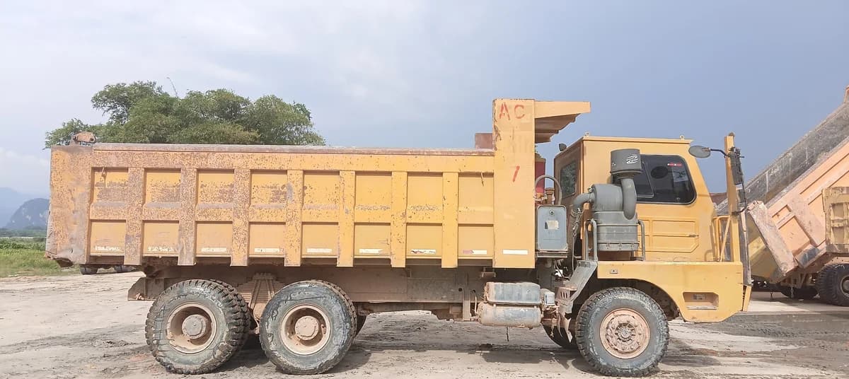 SINOTRUK | Dump Truck | ZZ3259N384PB3 | 2017 | Used | AC117 - Thumbnail 9