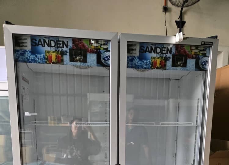 Sanden SPB1000 Commercial Beverage Cooler - Display Unit