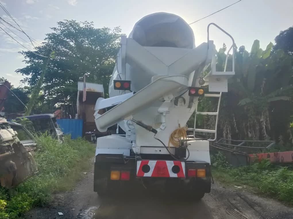 HINO | Concrete Mixer Truck | 700 Series Profia | Used - Image 3