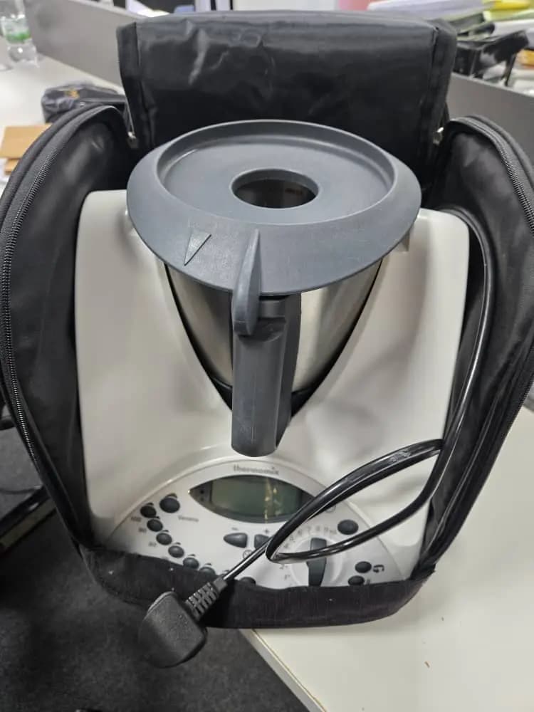 Complete Office Clearance: Printers, Monitors, TV, Copier, Freezer & More! - Thumbnail 34