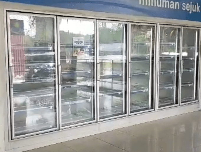 Used - Crafs 6-Doors Display Showcase Chiller (2018) - Image 5