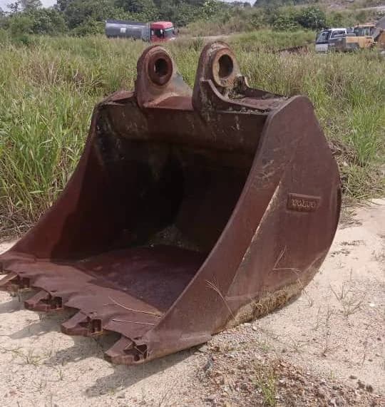 Volvo Excavator Bucket EC480L 01 | Heavy Duty, Used Condition - Image 1
