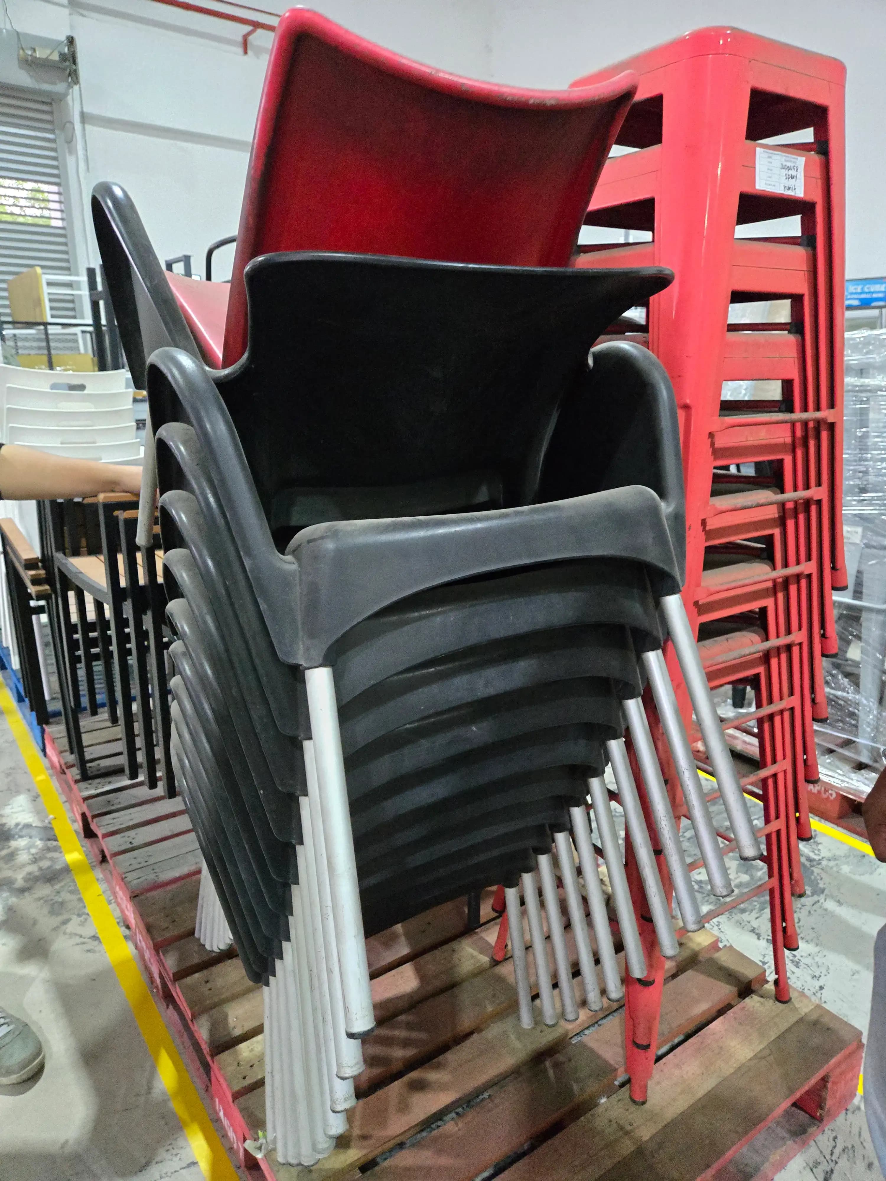 Bulk Lot: 21 Study Tables, 2 Water Tanks, 13 Stainless Steel Trays, 8 High Stools, 11 Plastic Chairs - Image 3