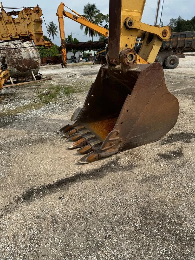 Caterpillar | Excavator | 330D | CAT0330DPNBD00551 | Heavy-duty construction equipment - Image 5