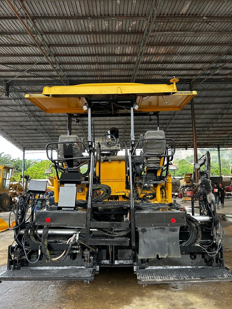 Caterpillar AP655D Wheel Asphalt Paver Truck - 2013, Used, Good Condition - Image 9