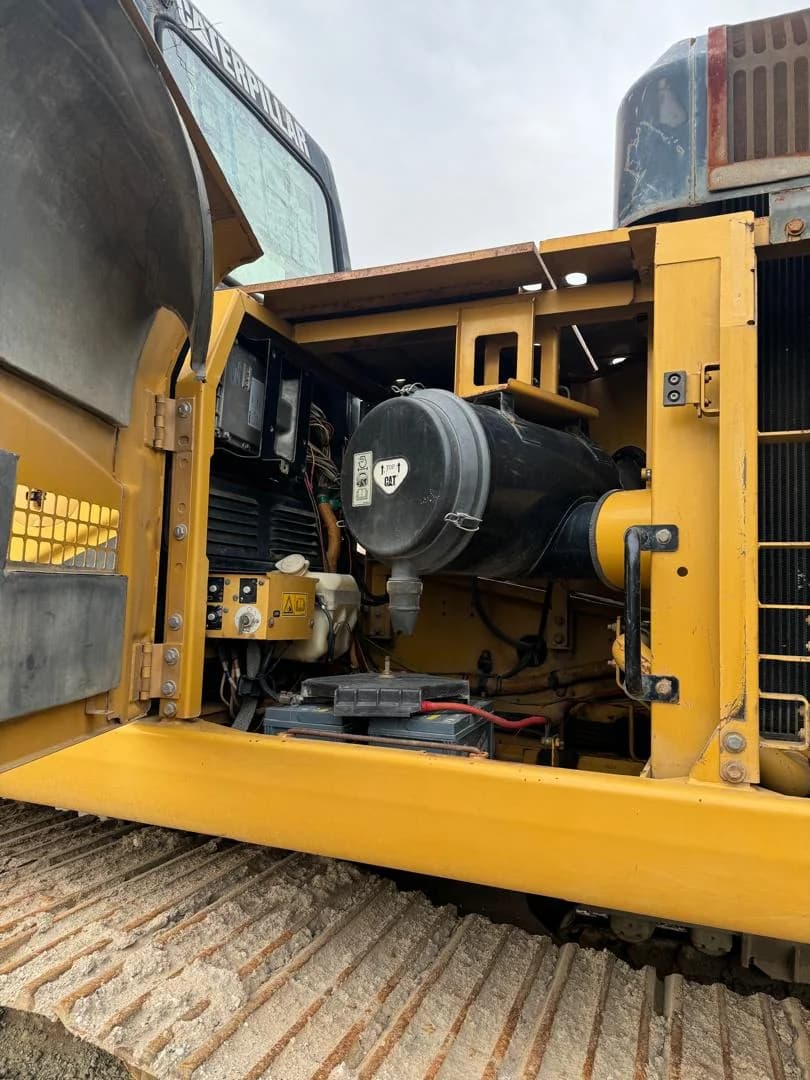 Caterpillar | Excavator | 330D | CAT0330DPNBD00551 | Heavy-duty construction equipment - Image 20