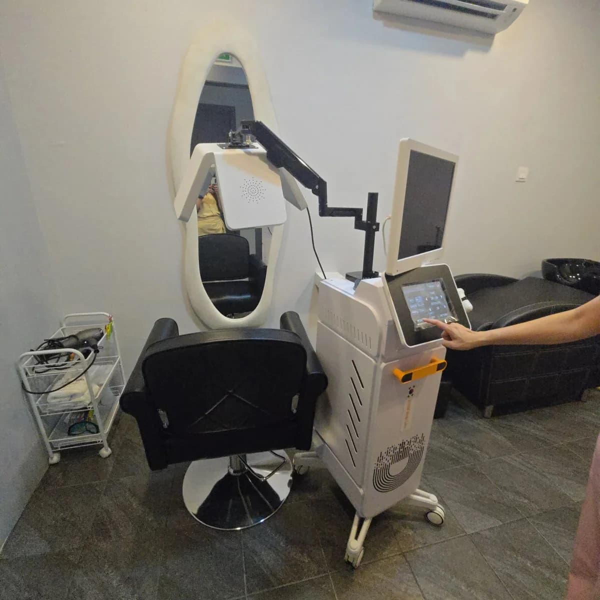 Low-Level Laser Therapy (LLLT) Hair-Regrowth & Treatment | 810 nm diode laser | 2024 | Used - Image 5