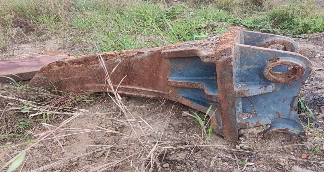 Excavator Ripper Attachment | Heavy Duty, Used Condition - Image 1