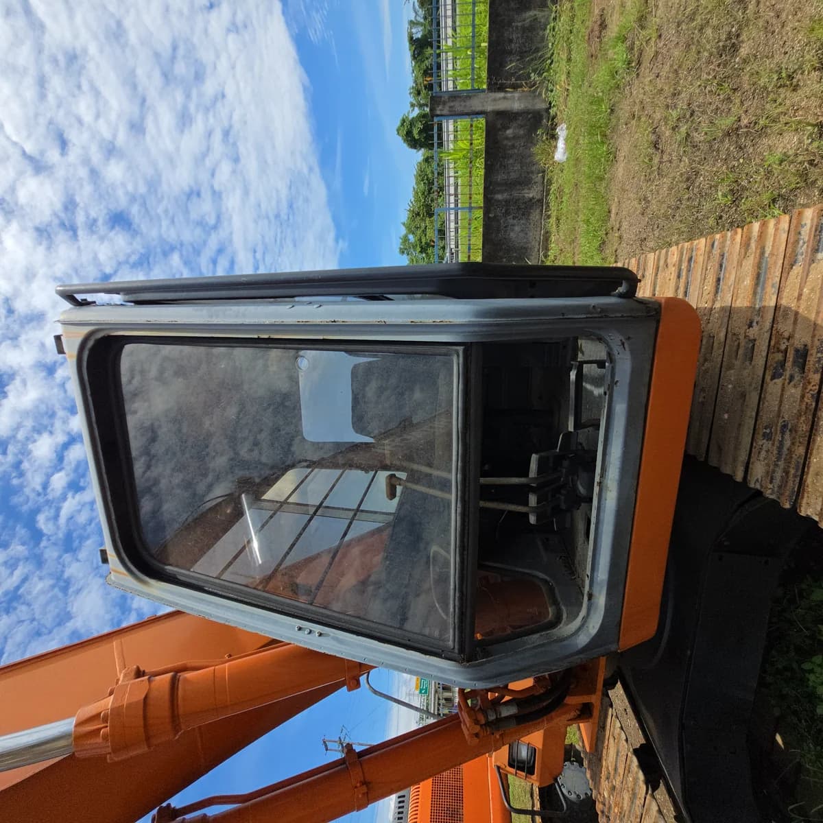 HITACHI | Excavator | EX150 | 2016 | Unregistered - Image 4