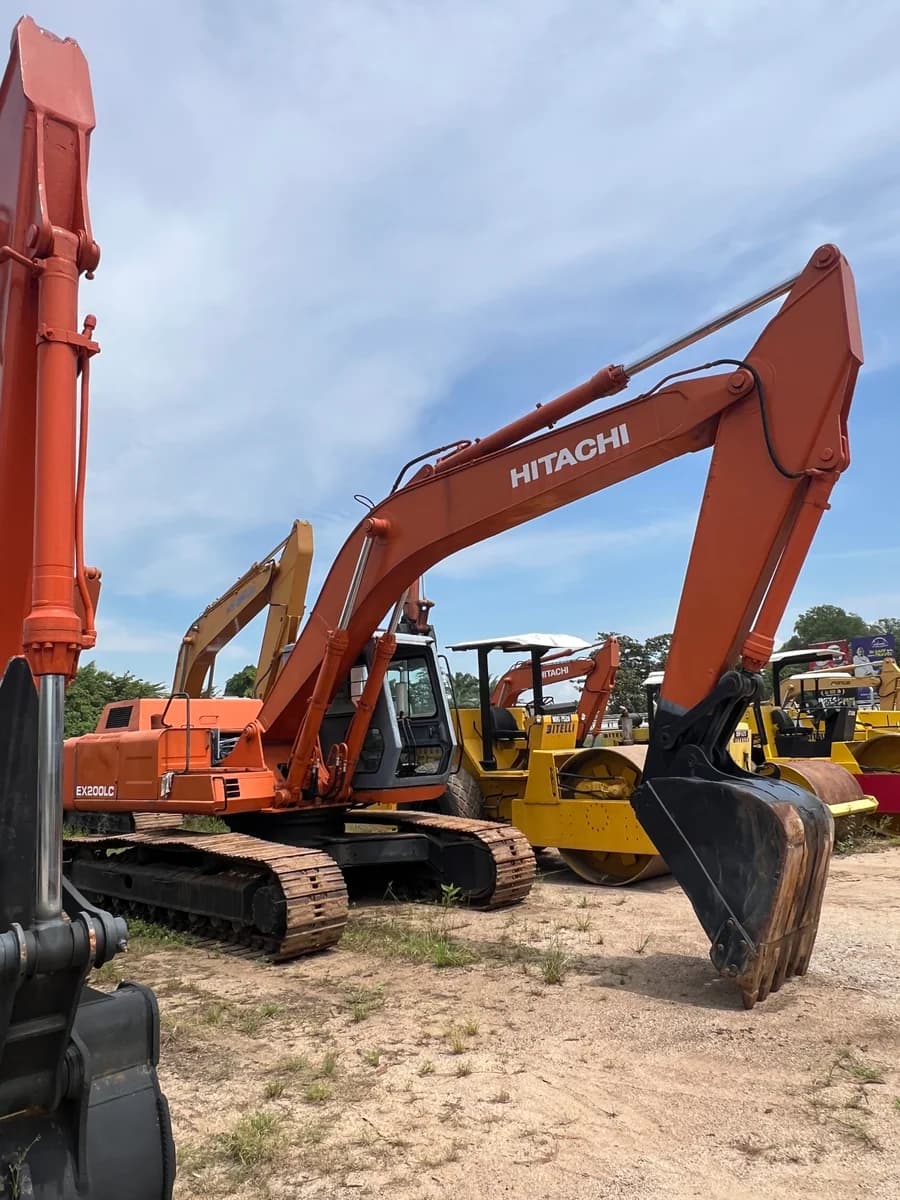 Hitachi | Excavator | EX200-1 LC | Used | Unregistered - Image 3