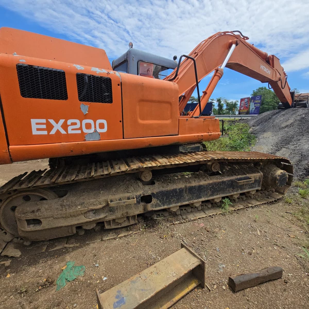 HITACHI | Excavator | EX200 | 2016 | Unregistered -- No Documents
