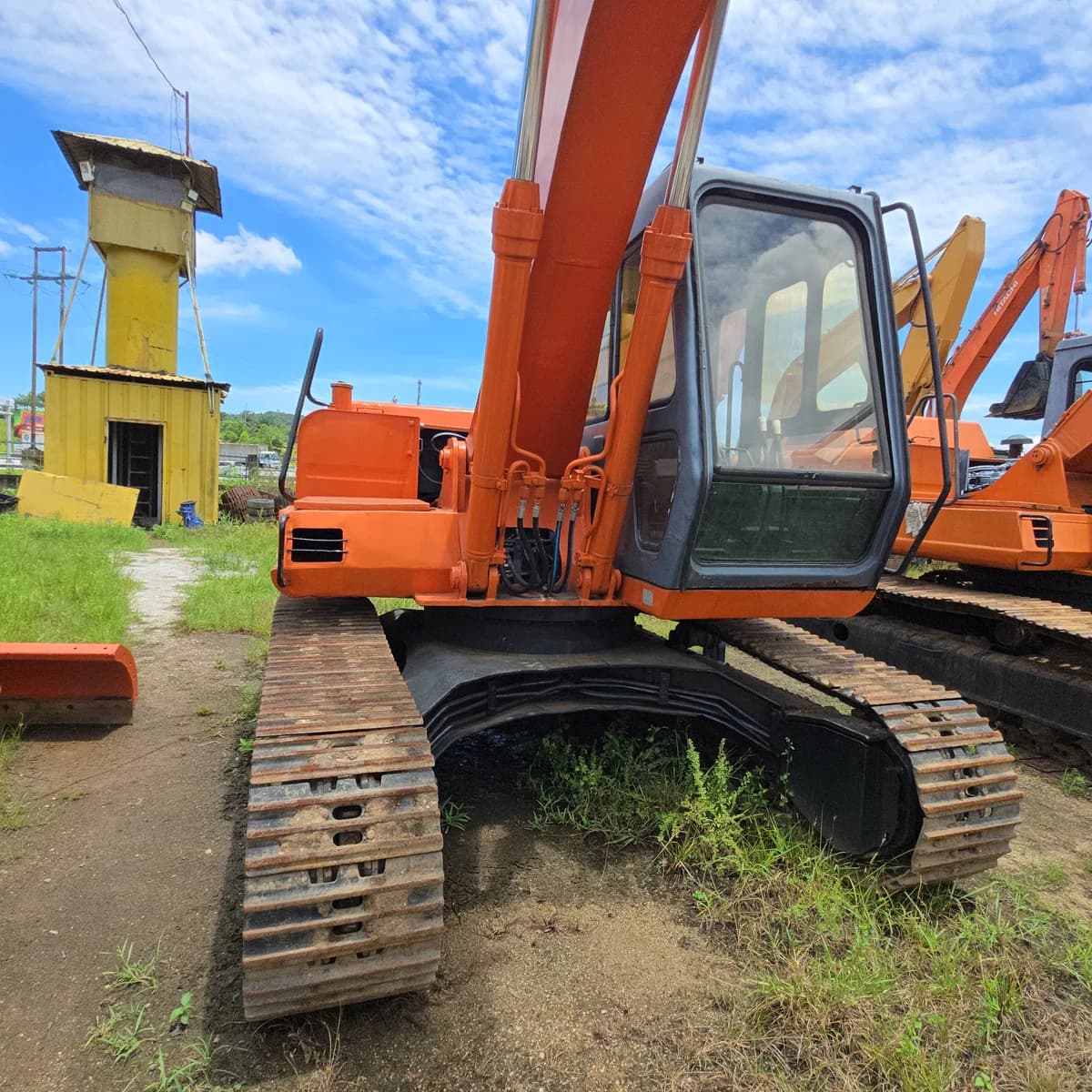 Hitachi | Excavator | EX200 | Used | Unregistered - Image 3