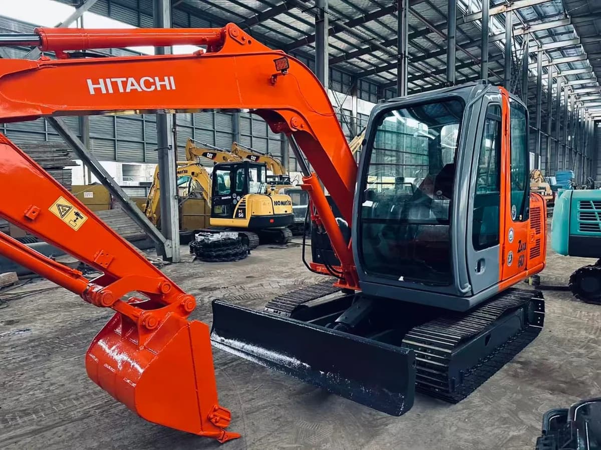 Hitachi | Excavator | ZX60 | Used --> Refurbished - Image 3