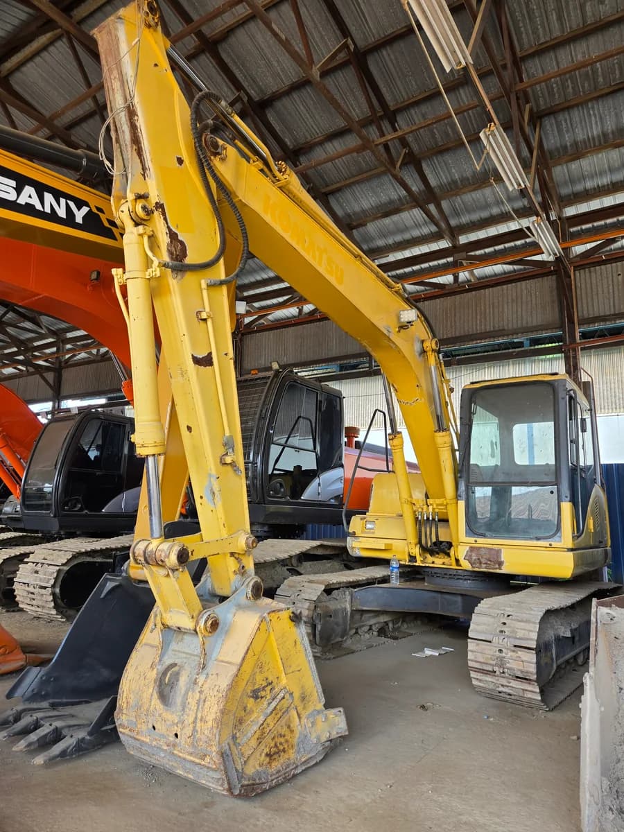 Komatsu | Excavator | PC200-8 | Used | Unregistered Singapore - Image 2