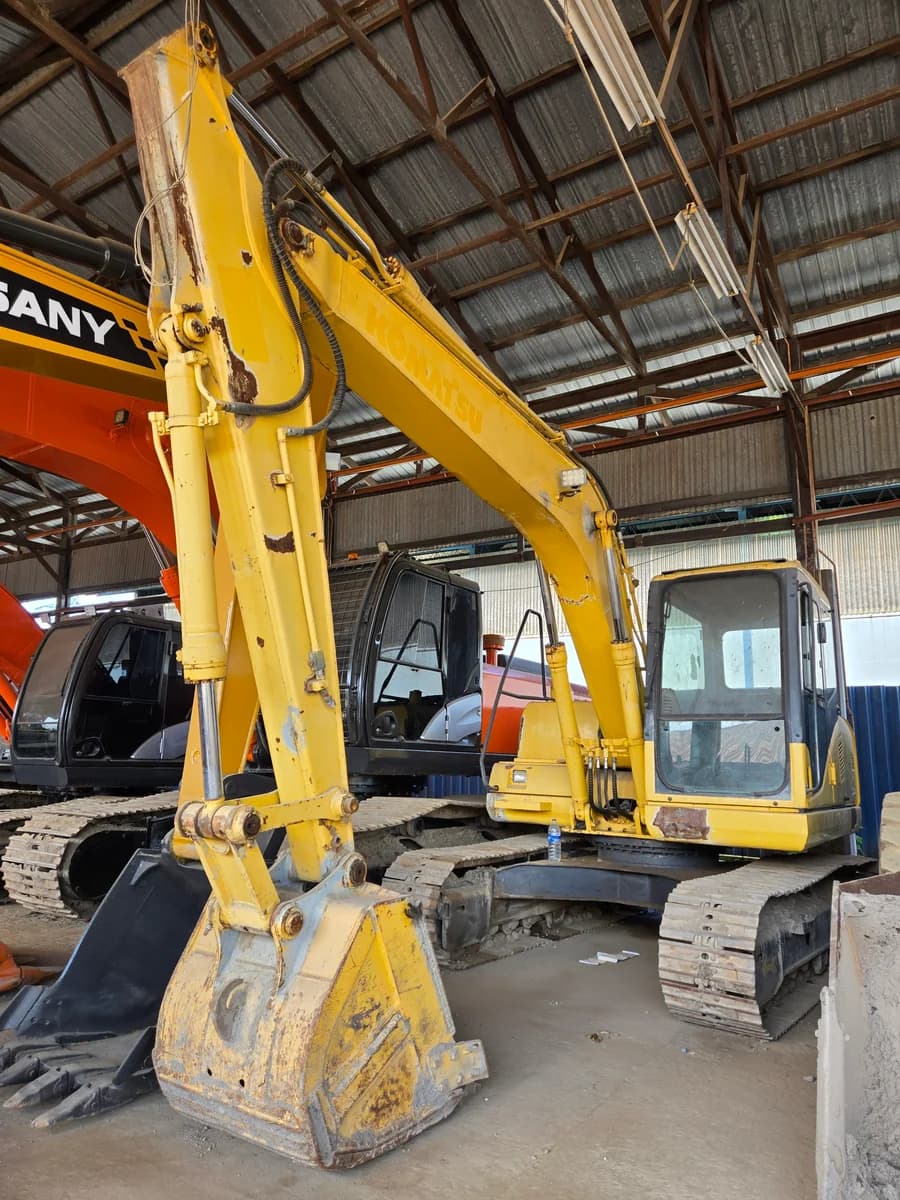 Komatsu | Excavator | PC200-8 | Used | Unregistered Singapore - Image 4