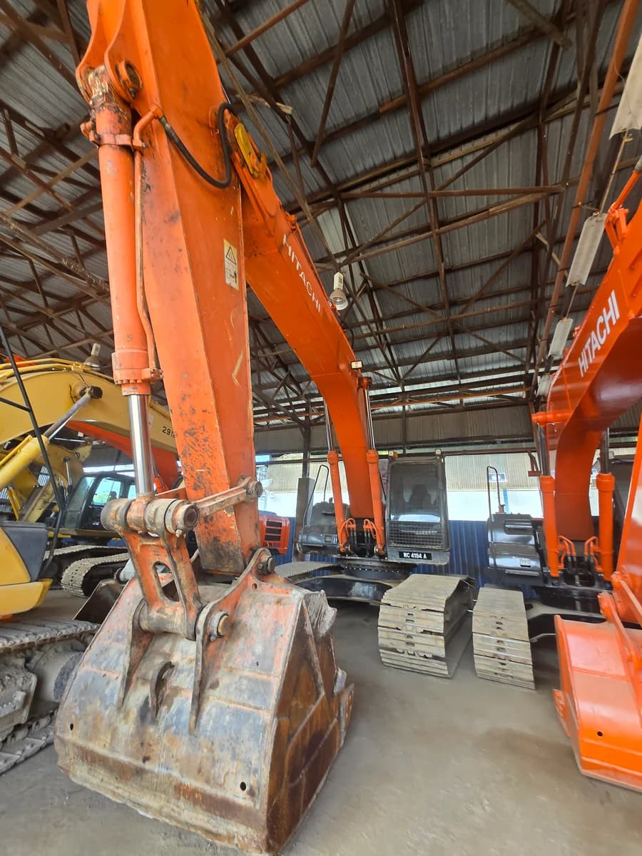 Hitachi | Excavator | ZX200-5G | 2018 | Used | WC 4194 A - Image 4