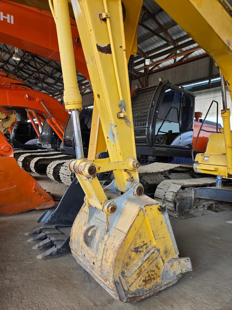Komatsu | Excavator | PC200-8 | USED | Unregistered Singapore - Image 5