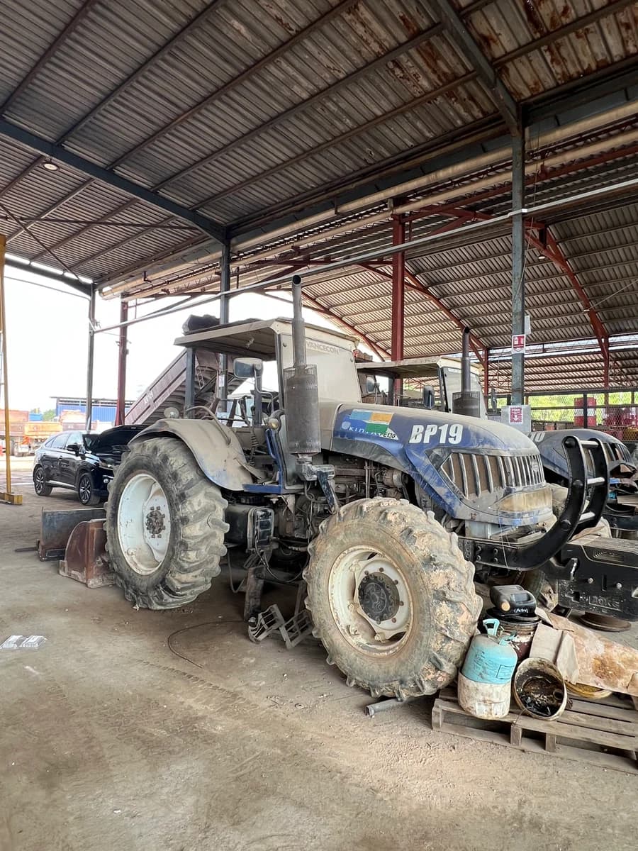 Kinta | Tractor 4WD | PE 130 | 2017 | Used | BP19 - Noisy gearbox, hydraulic leaking, electrical harness short issue - Image 1