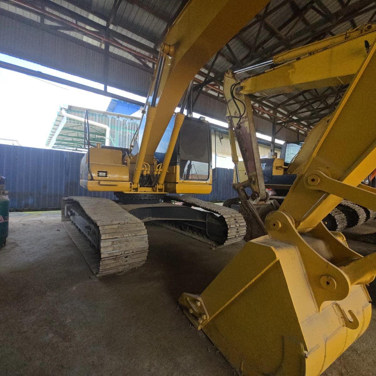 Komatsu | Excavator | PC200-8 LC | Used | Unregistered Singapore - Image 6