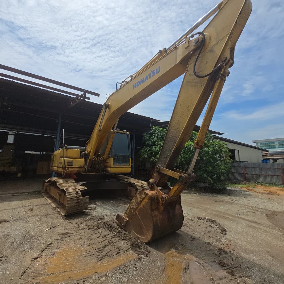 Komatsu | Excavator | PC200-8 | Used | Unregistered Singapore - Image 3
