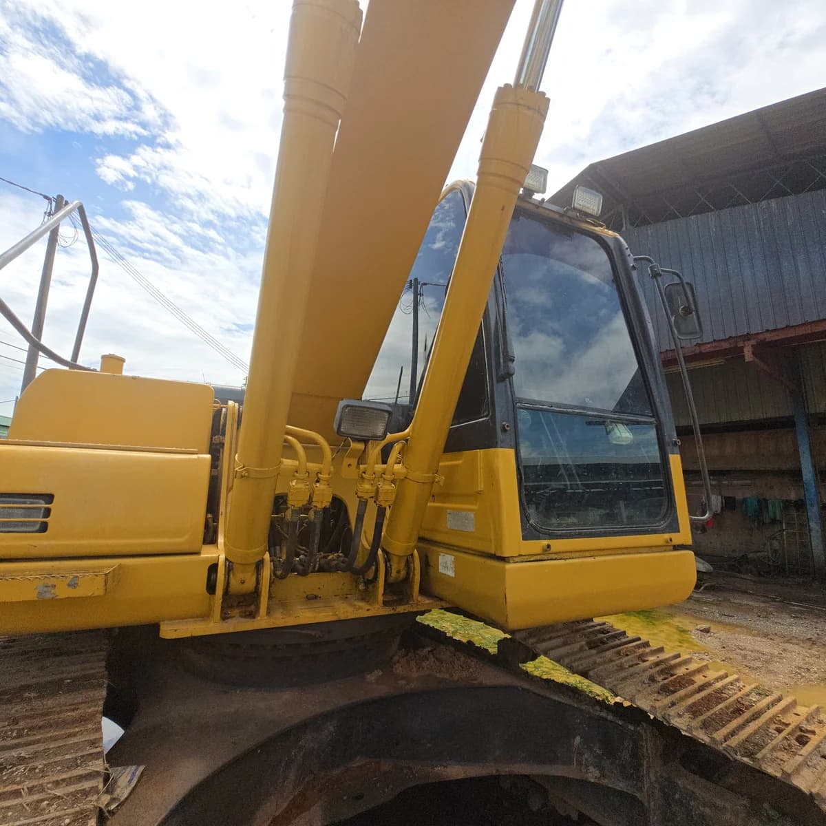 Komatsu | Excavator | PC200-8 | Used | Unregistered Singapore - Image 1
