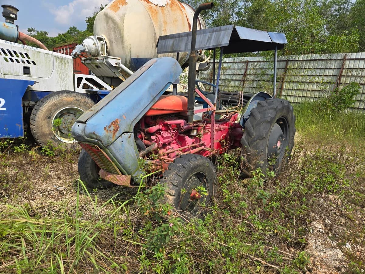 Massey Ferguson | Tractor | 1961 | Used - Image 5