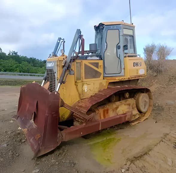Shantui DH17 Hydraulic Bulldozer – High Performance Earthmoving Equipment | BD68