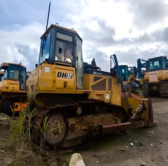 Shantui DH17 Hydraulic Bulldozer – High Performance Earthmoving Equipment | BD68 - Image 3