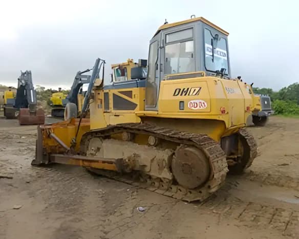 Shantui DH17 Hydraulic Bulldozer – High Performance Earthmoving Equipment | BD73 - Image 5