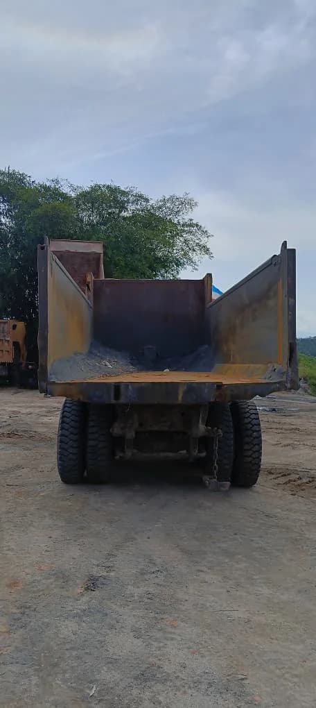 Sinotruck | Dump Truck | ZZ325 | 2017 | Used | AM119 - Image 1