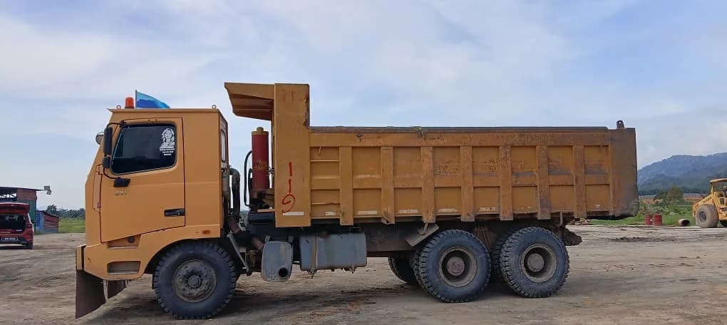 Sinotruck | Dump Truck | ZZ325 | 2017 | Used | AM119 - Image 6