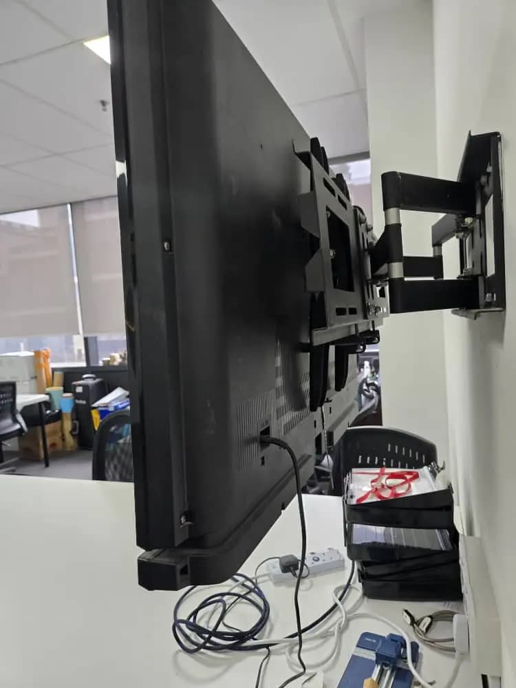 Complete Office Clearance: Printers, Monitors, TV, Copier, Freezer & More! - Image 37