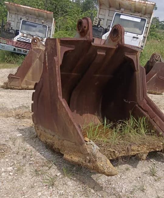 Excavator Bucket Volvo EC480DL Code 03 | Used Heavy-Duty Metal - Image 4