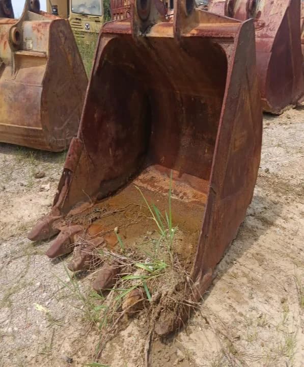 Excavator Bucket Volvo EC480DL Code 06 | Used, Digging Teeth - Image 1