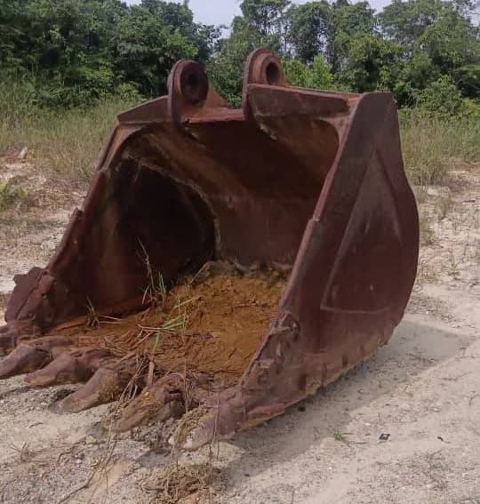 Excavator Bucket Volvo EC700CL Code 01 | Heavy-Duty Used - Image 1