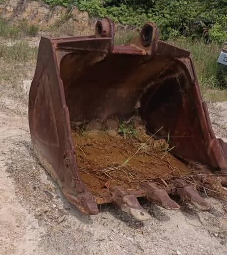 Excavator Bucket Volvo EC700CL Code 01 | Heavy-Duty Used - Image 3