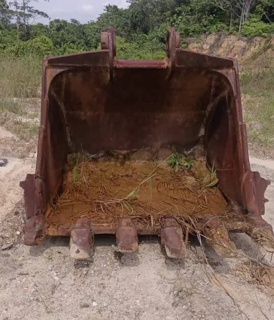 Excavator Bucket Volvo EC700CL Code 01 | Heavy-Duty Used - Image 4