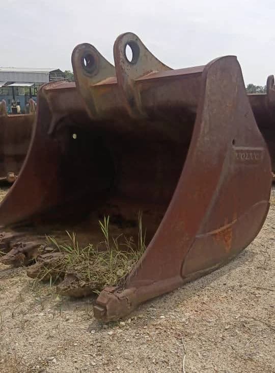 Volvo Excavator Bucket EC700CL 03 | Used, Heavy-Duty - Image 1