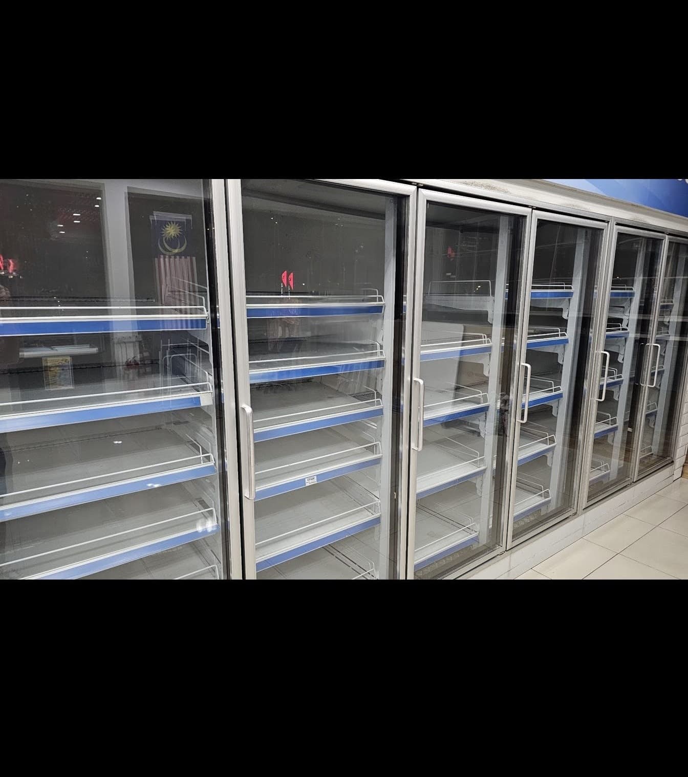 USED - Crafs 6-Doors Display Showcase Chiller (2018) - Image 1