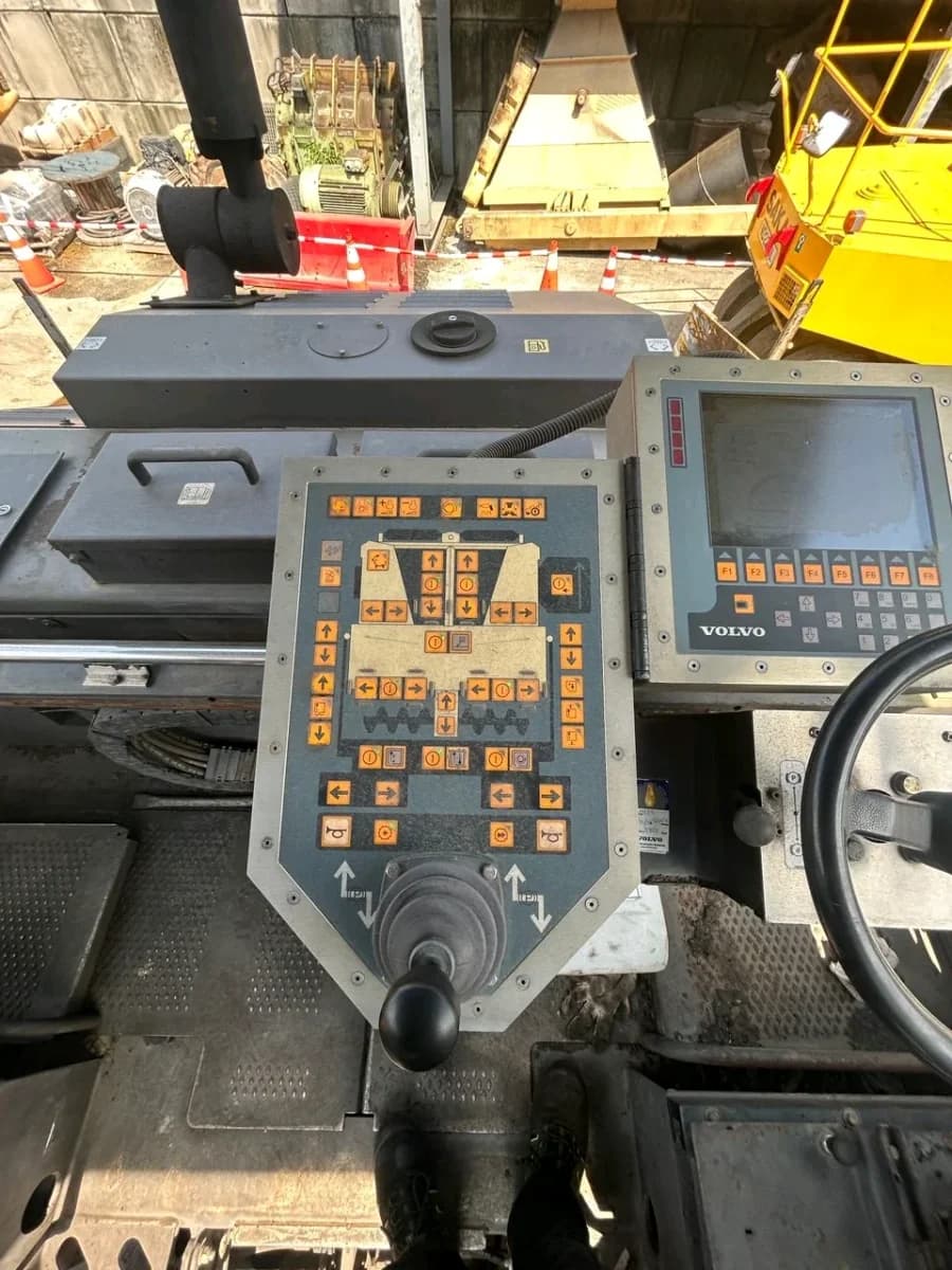 Volvo Asphalt Paver P5770C ABG | Road Paving Equipment - Image 17
