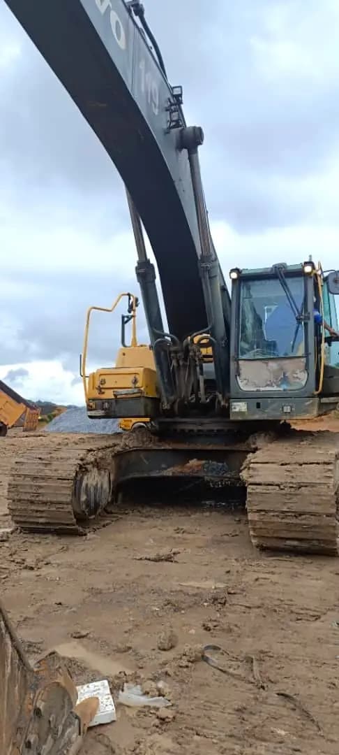USED | Volvo EC480DL 2014 Excavator – High-Powered | EV119 - Image 1