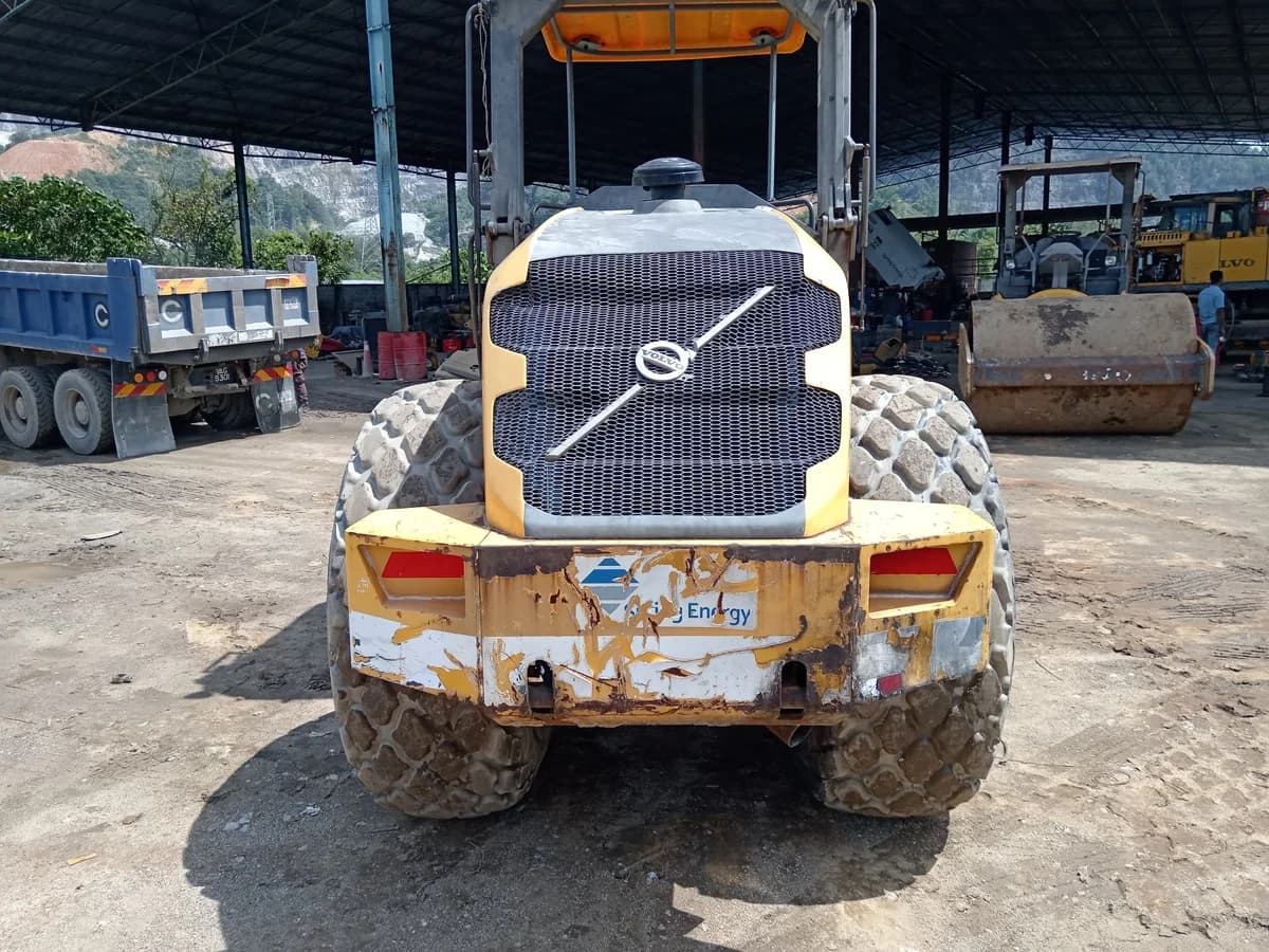 Volvo | Soil Compactor | SD110B | 2016 | Used | SE7-27 - Image 12