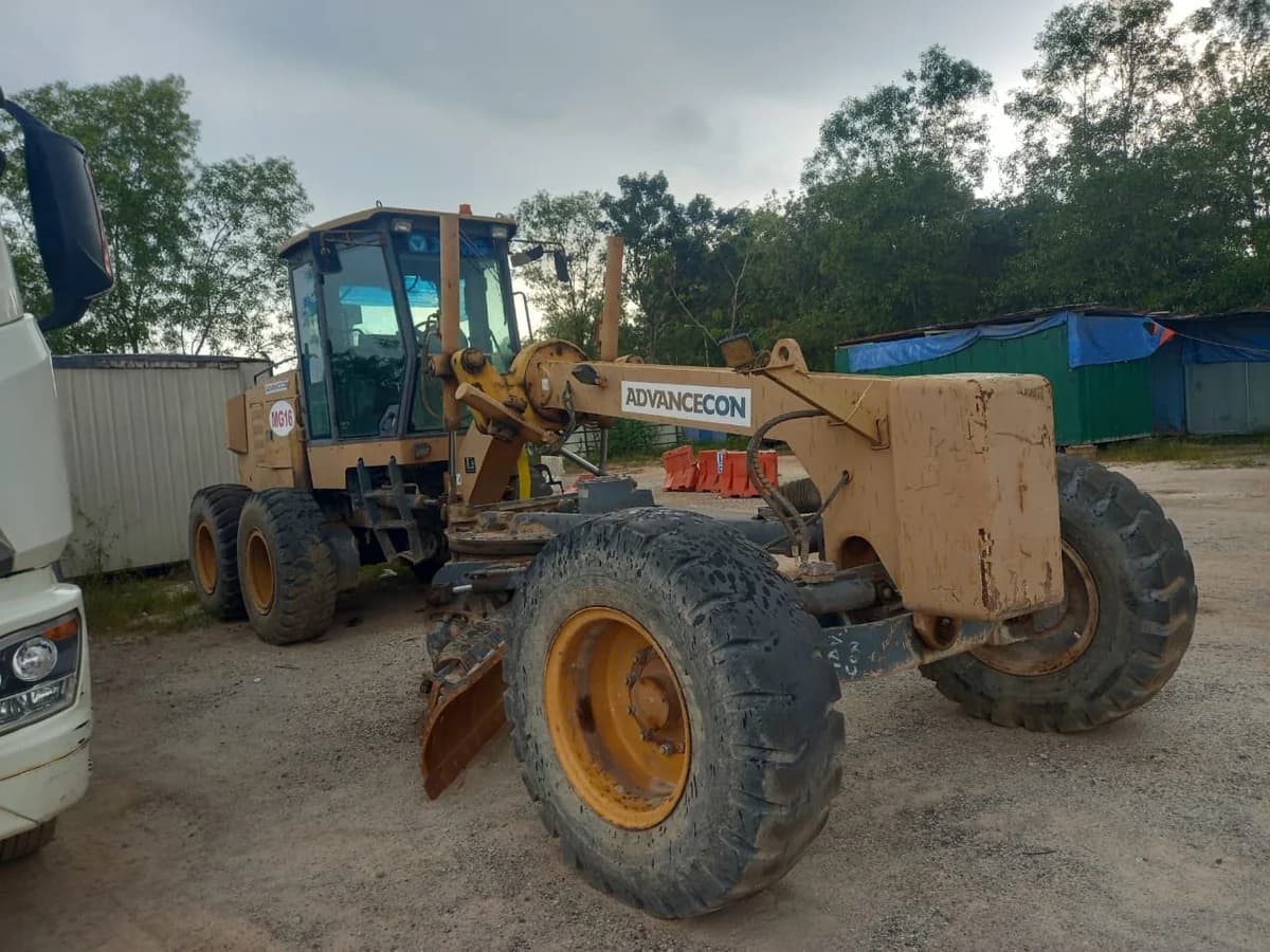 XCMG | Motor Grader | GR215 | 2017 | Used | MG16 - Cover Dented - Image 12