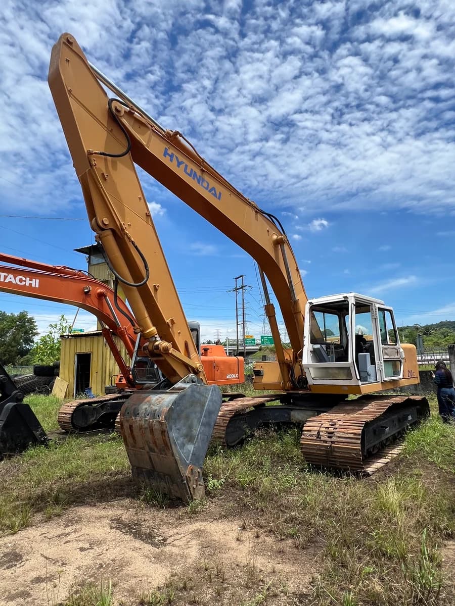 HYUNDAI | Excavator | R210LC | 2016 | unregistered - Image 1