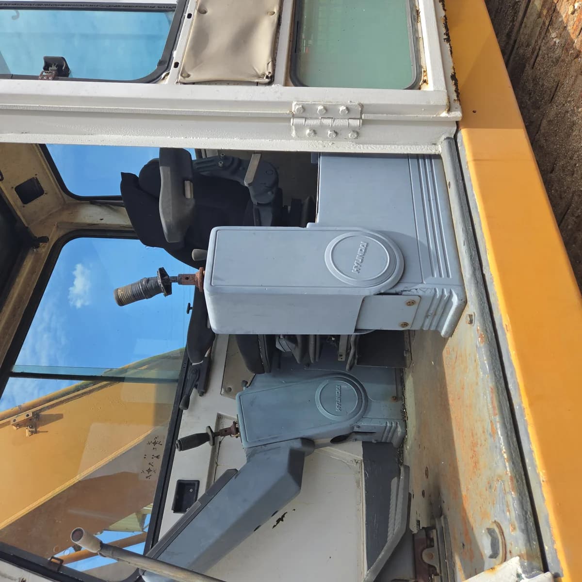 HYUNDAI | Excavator | R210LC | 2016 | unregistered - Image 4